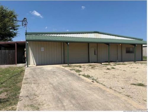 2812 Cobbler Ln, Kerrville, TX, 78028-9335 | Card Image