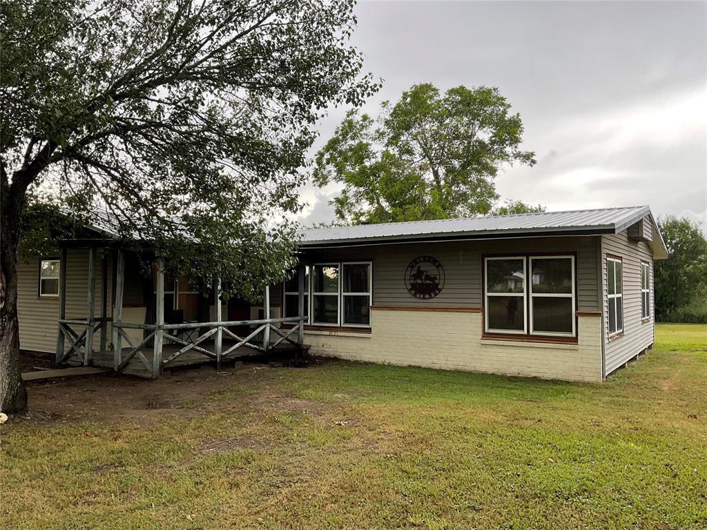 Ira Ln, Victoria, TX 77905