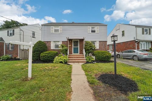 12 Macarthur Ave, Hasbrouck Heights, NJ, 07604-1515 | Card Image