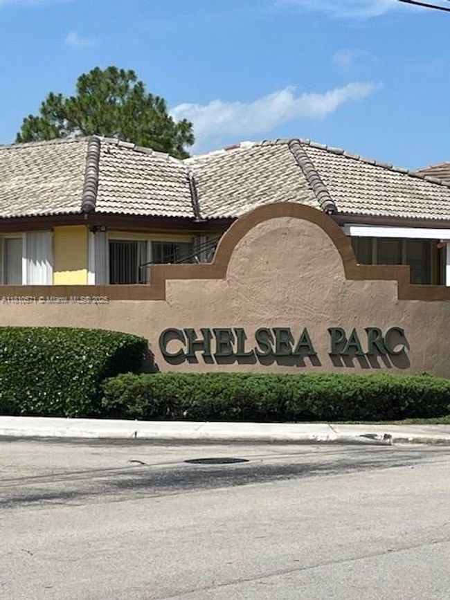 0 - 6983 Sw 161 St Pl, House other with 3 bedrooms, 3 bathrooms and null parking in Miami FL | Image 4