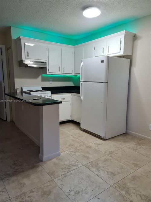 apt-306-5162 Ne 6th Ave, Oakland Park, FL, 33334-3307 | Card Image