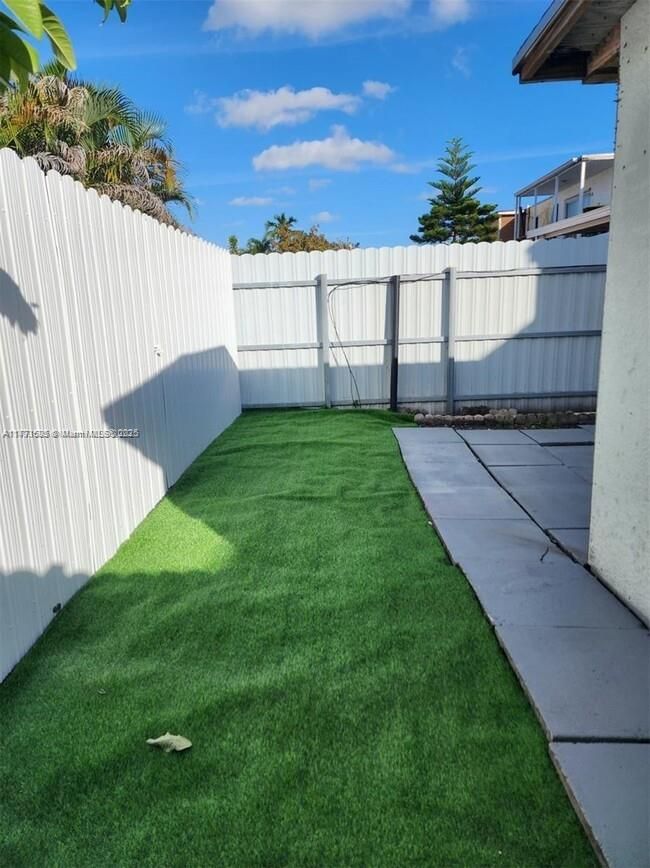 857 W 79 Th Pl, House other with 3 bedrooms, 4 bathrooms and null parking in Hialeah FL | Image 7