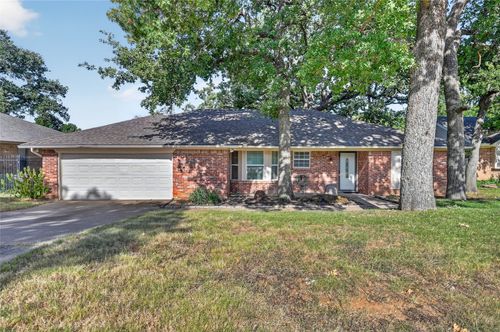 7217 Timberlane Dr, North Richland Hills, TX, 76182-6026 | Card Image