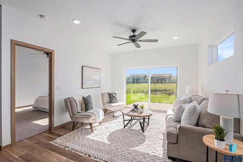 5401 S Teskey Pl, Sioux Falls, SD, 57108-3486 | Card Image