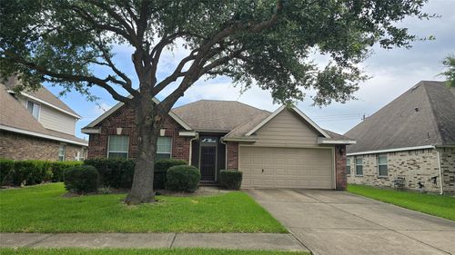 928 Sage St, Baytown, TX, 77521-6520 | Card Image
