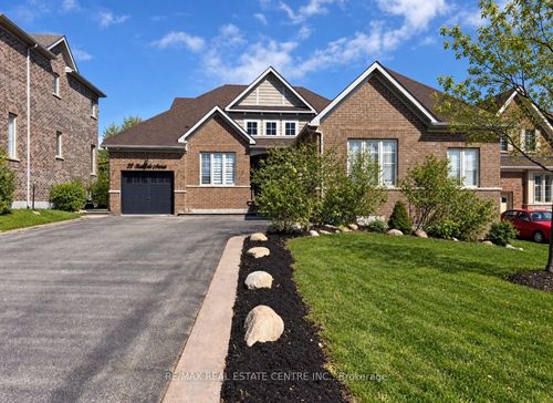 33 Stonegate Ave, Mono, ON, L9W6X1 | Card Image