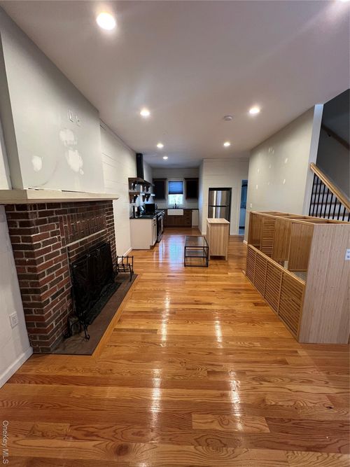 102-103 Filors Ln, Stony Point, NY, 10980-2632 | Card Image