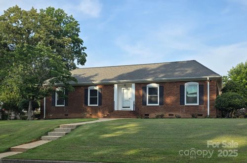 1280 Queensgate St, Gastonia, NC, 28054-5755 | Card Image