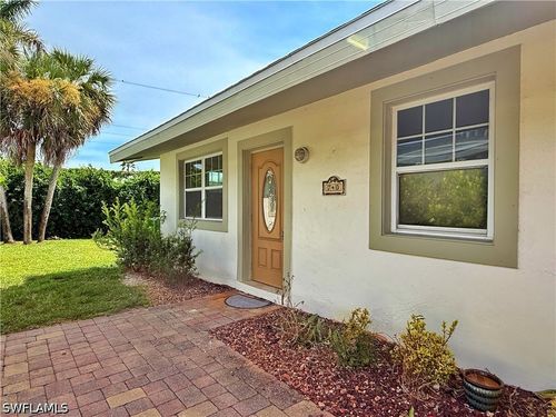 740 109th Ave N, Naples, FL, 34108-1881 | Card Image