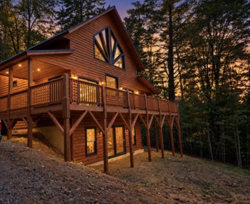 560 Carolina Fox Cir, Murphy, NC, 28906-0750 | Card Image