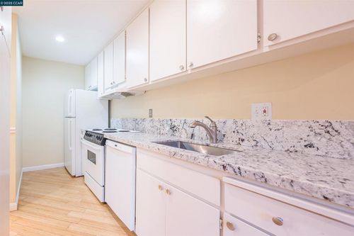 951 Bancroft Rd, Concord, CA, 94518-3968 | Card Image