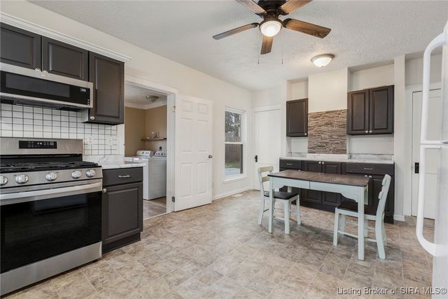 127 New Albany St, Home with 3 bedrooms, 2 bathrooms and null parking in Sellersburg IN | Image 25