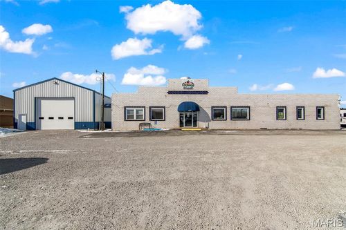 1117 N Old Route 66, Litchfield, IL, 62056-1075 | Card Image
