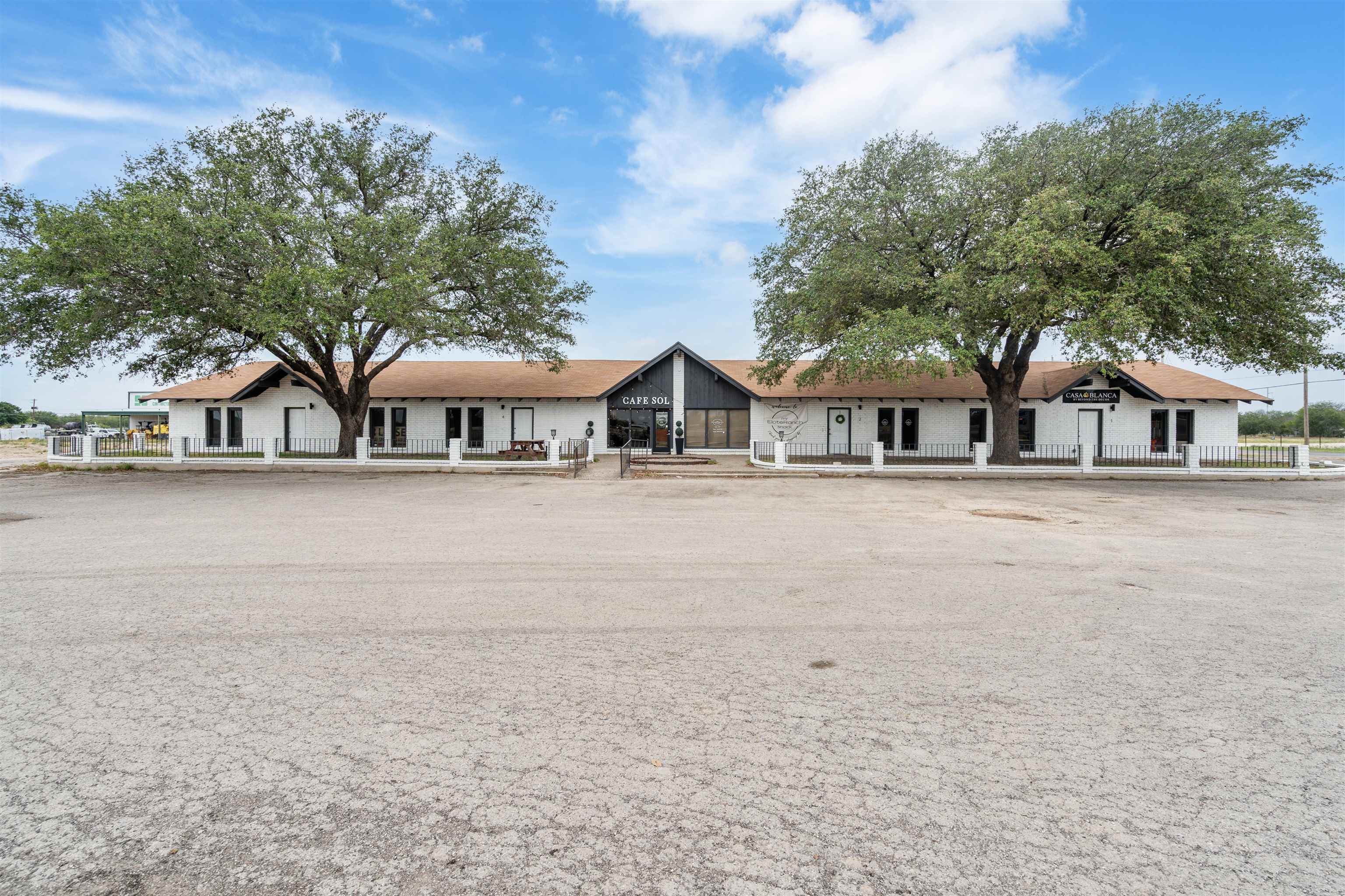 Commercial Sale in Del Rio