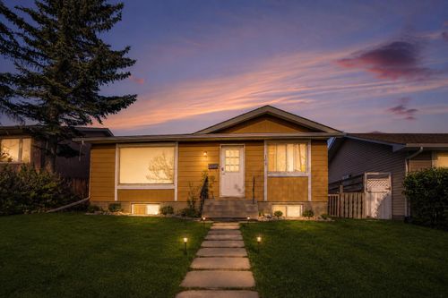 168 Castlebrook Dr Ne, Calgary, AB, T3J1V7 | Card Image