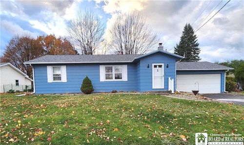 5 Reese Pkwy, Fredonia, NY, 14063-1638 | Card Image