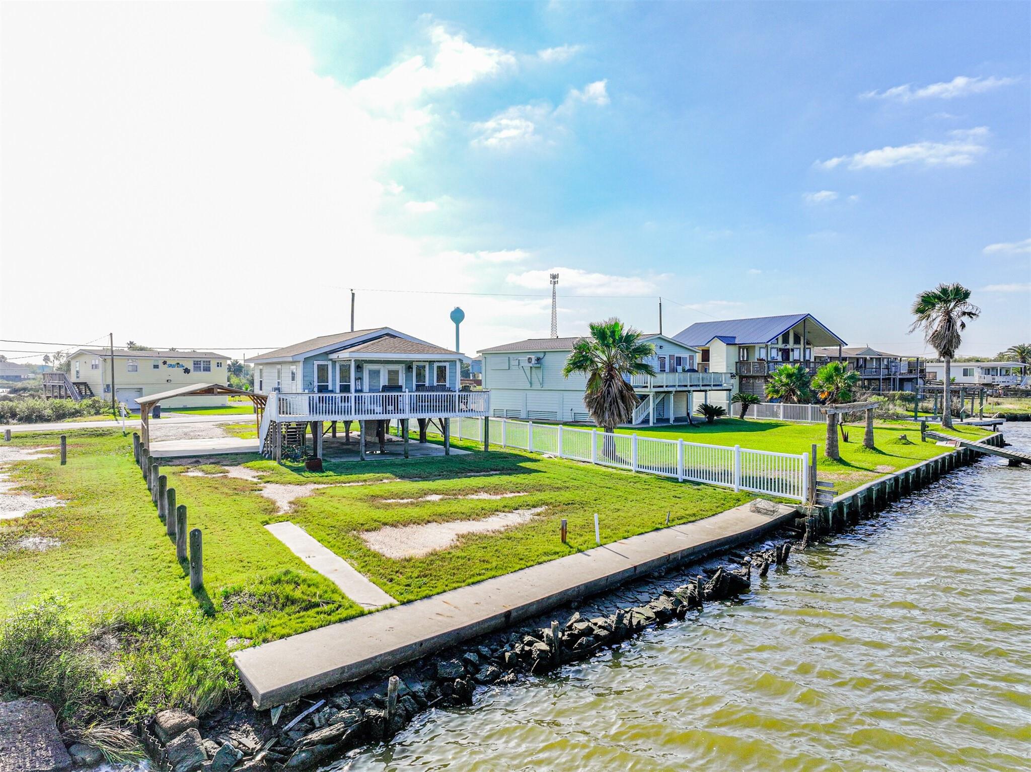 Residential in Hitchcock