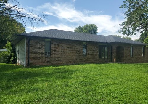 2206 W South St, Bolivar, MO, 65613-3200 | Card Image