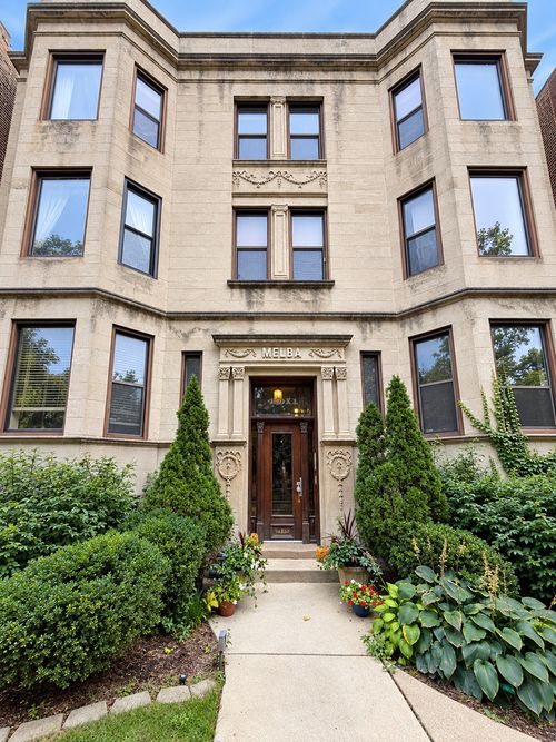 g3-4011 N Kenmore Ave, Chicago, IL, 60613-2093 | Card Image