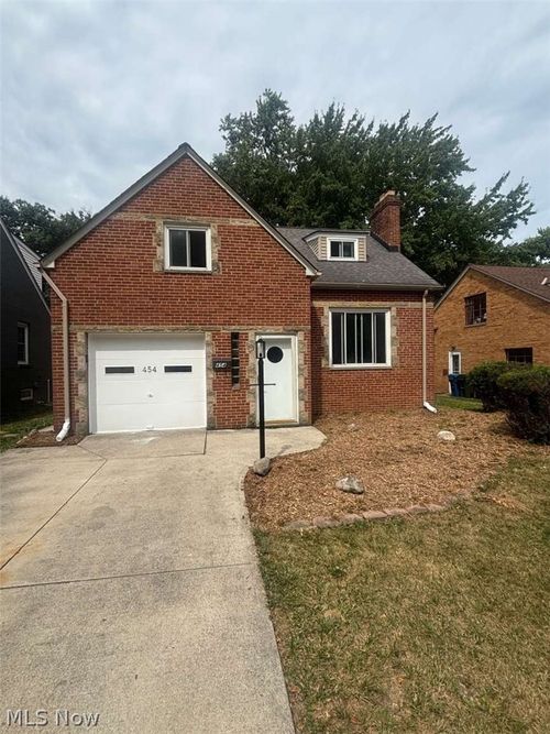 454 Parkside Dr, Bay Village, OH, 44140-2550 | Card Image