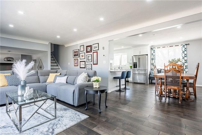 4126 London Crt, House other with 3 bedrooms, 3 bathrooms and 5 parking in Niagara Falls ON | Image 9