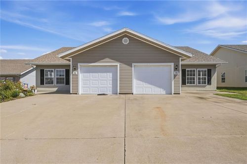 708 Meadow Ct, Peculiar, MO, 64078-2565 | Card Image
