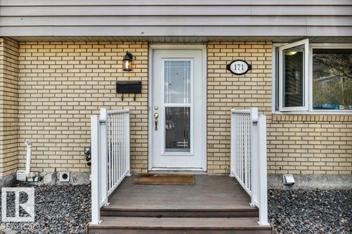 171 Royal Rd Nw, Edmonton, AB, T6J2E7 | Card Image