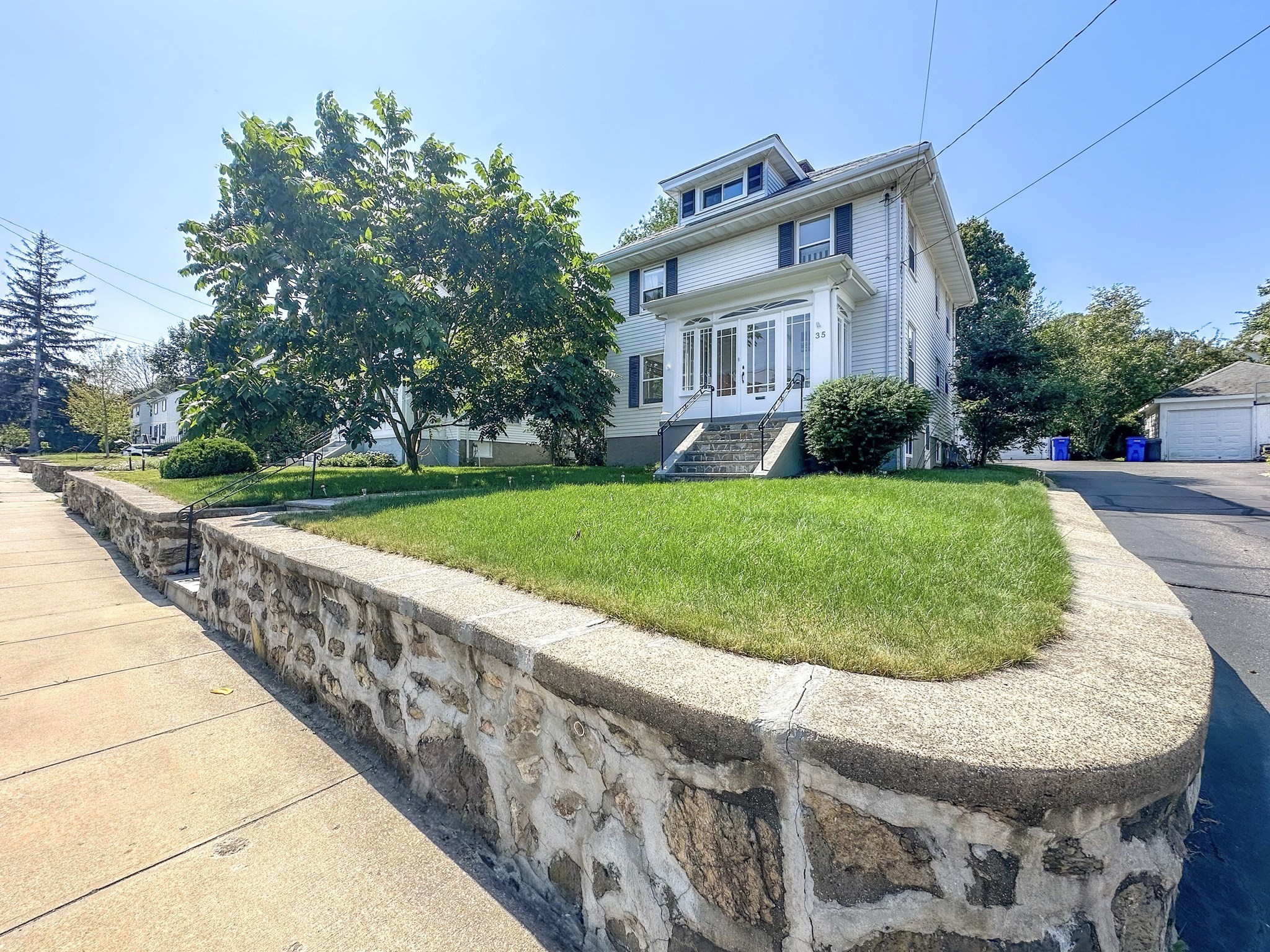 Residential Lease in Milton 3