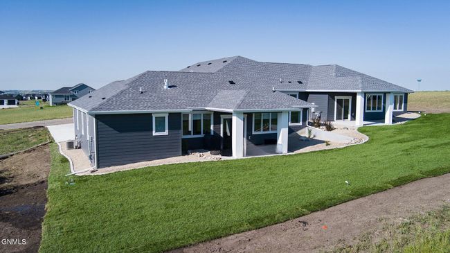2020 Prairie Hawk Dr, Townhouse with 3 bedrooms, 2 bathrooms and null parking in Bismarck ND | Image 32