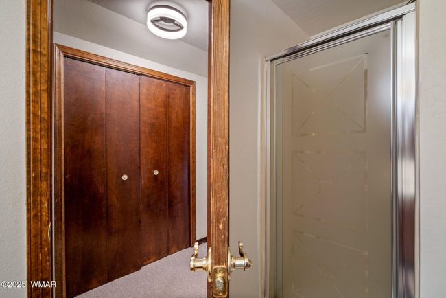 Upstairs Bath | Image 38