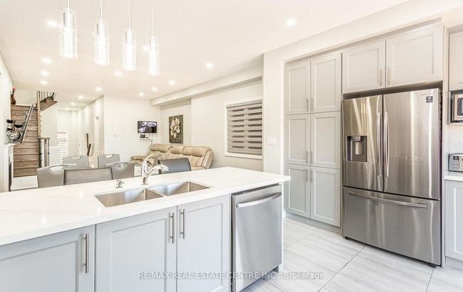 3 Dalbeattie Dr, House attached with 4 bedrooms, 3 bathrooms and 1 parking in Brampton ON | Image 19