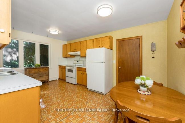 1264 Olde Base Line Rd, House other with 3 bedrooms, 2 bathrooms and 10 parking in Terra Cotta ON | Image 14