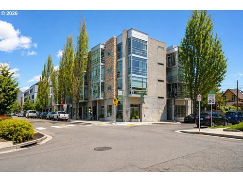 240-910 Se 42nd Ave, Portland, OR, 97215-2485 | Card Image