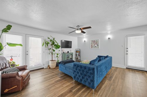 221-5927 E University Blvd, Dallas, TX, 75206-9114 | Card Image