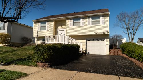 4426 Hickory Wood Dr, Columbus, OH, 43228-3460 | Card Image