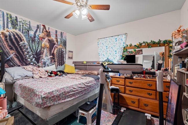 Bedroom with ceiling fan | Image 17
