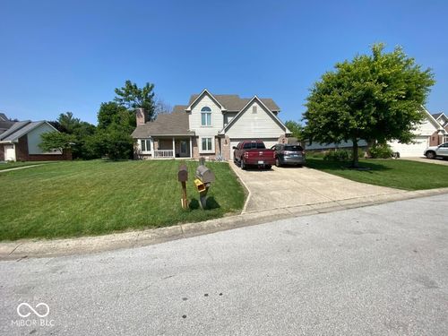 902 Saint Andrews Dr, Avon, IN, 46123-9283 | Card Image