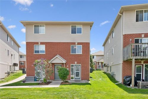 3c-139 Brighton St, Waterloo, ON, N2J4Z5 | Card Image