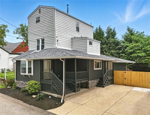 674 Dogwood Way, Oakmont, PA, 15139-1521 | Card Image