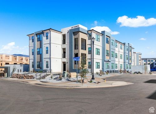 j300-207 Cliff Side Dr, Hurricane, UT, 84737 | Card Image