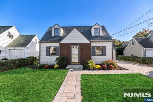 210 Lincoln Avenue, Elmwood Park, NJ, 07407 | Card Image