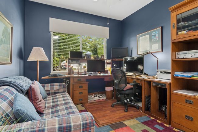 21513 W Douglas Ln, Condo with 3 bedrooms, 2 bathrooms and 2 parking in Plainfield IL | Image 17