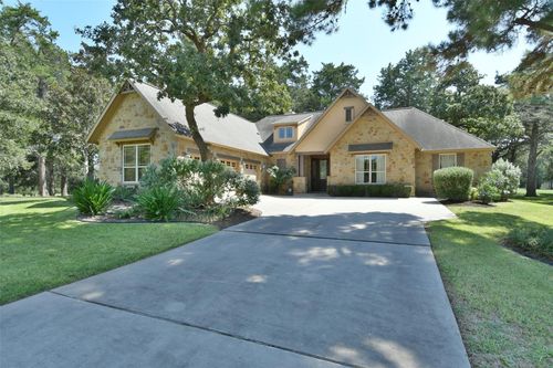 901 N Falls Dr, New Ulm, TX, 78950-2289 | Card Image