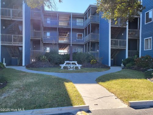 285-2174 New River Inlet Rd, N Topsail Beach, NC, 28460-9373 | Card Image