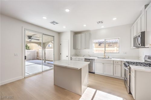 4218 English Walnut Ct, Las Vegas, NV, 89115-4121 | Card Image