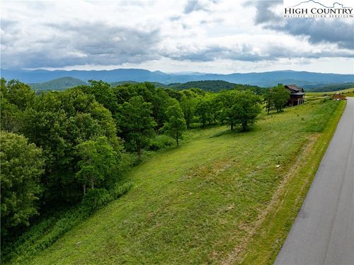 25 Great Sky Ct, Banner Elk, NC, 28604-6274 | Card Image
