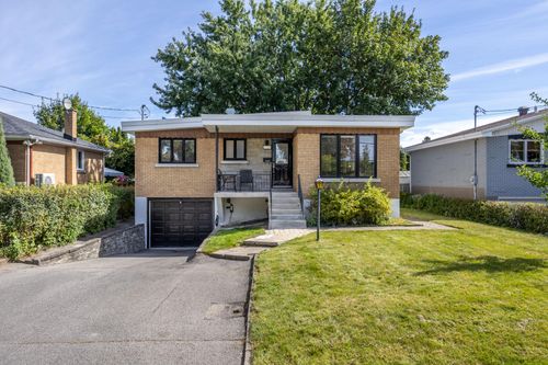 2420 Rue D'Auvergne, Laval, QC, H7E1Z4 | Card Image