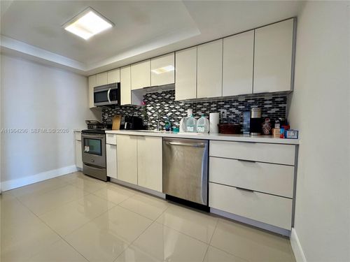 1802-18011 Biscayne Blvd, Aventura, FL, 33160-5239 | Card Image