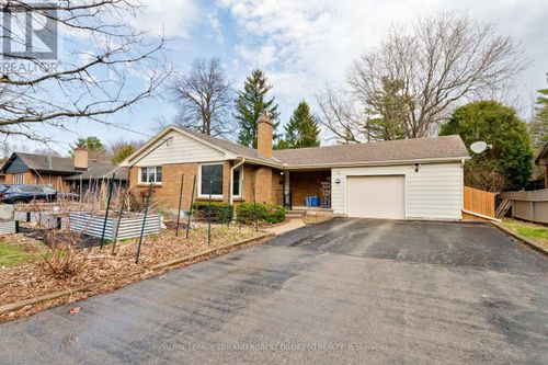 389 Fox Ave, London, ON, N6G1H7 | Card Image