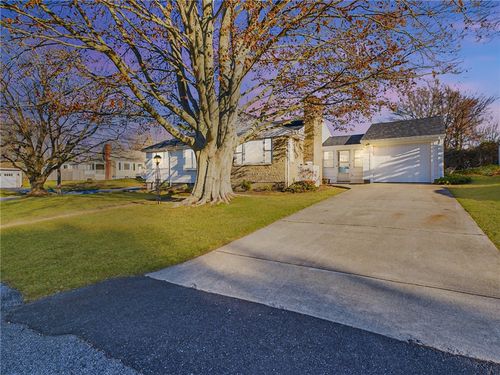 4 Oconnell Road, Tiverton, RI, 02878 | Card Image